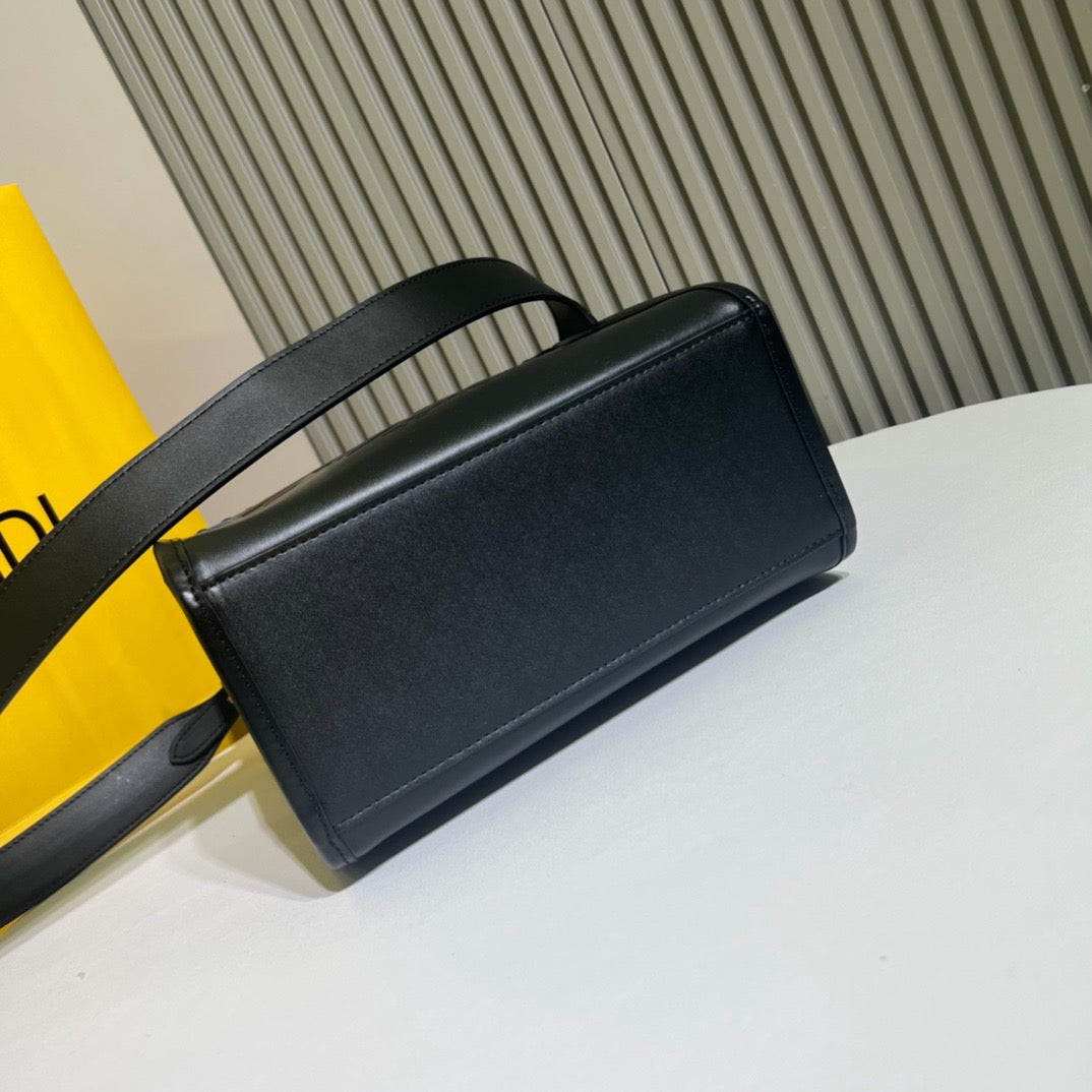 Fendi Sunshine Medium Tote