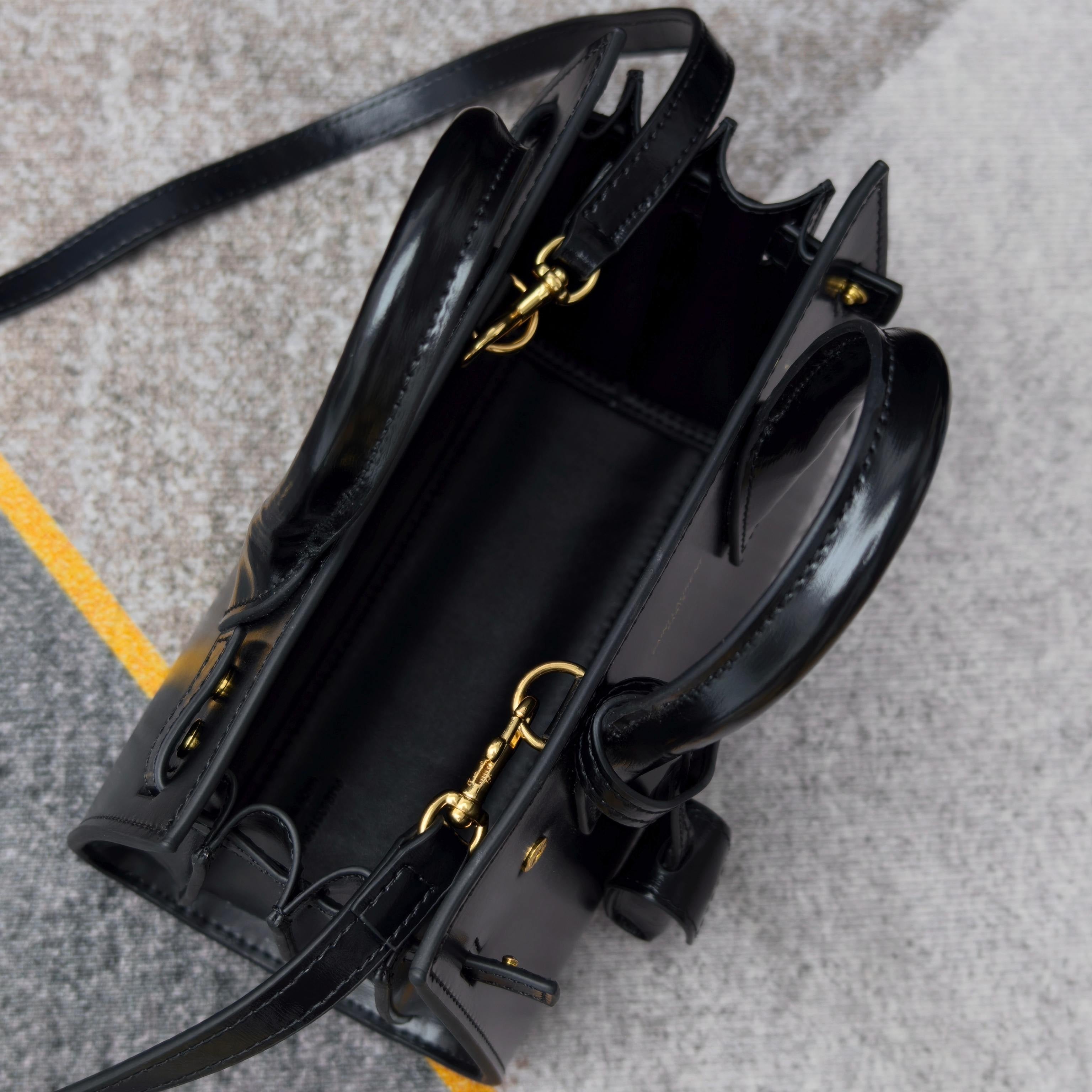 Saint Laurent Sac de Jour – Leather Top Handle Bag