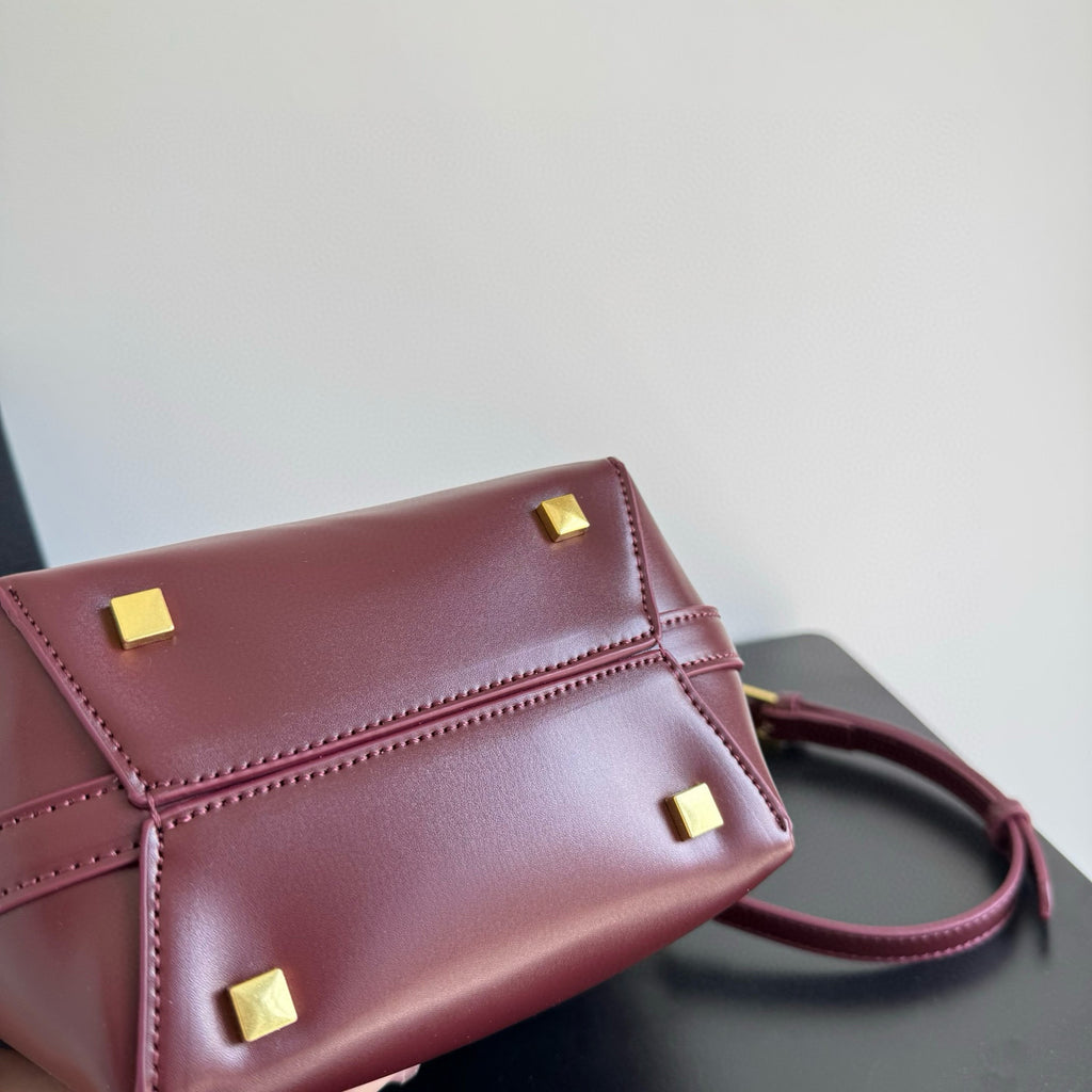Saint Laurent Le 5 à 7 Bag – Luxury Leather Shoulder Bag
