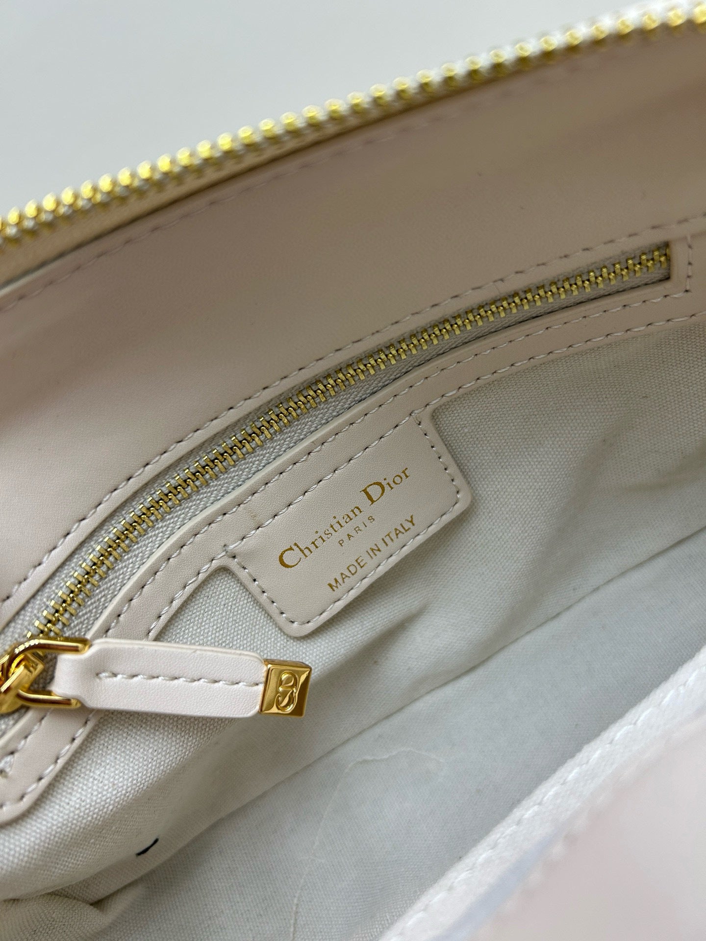Dior 30 Montaigne Bag – Authentic Luxury Leather Shoulder Bag