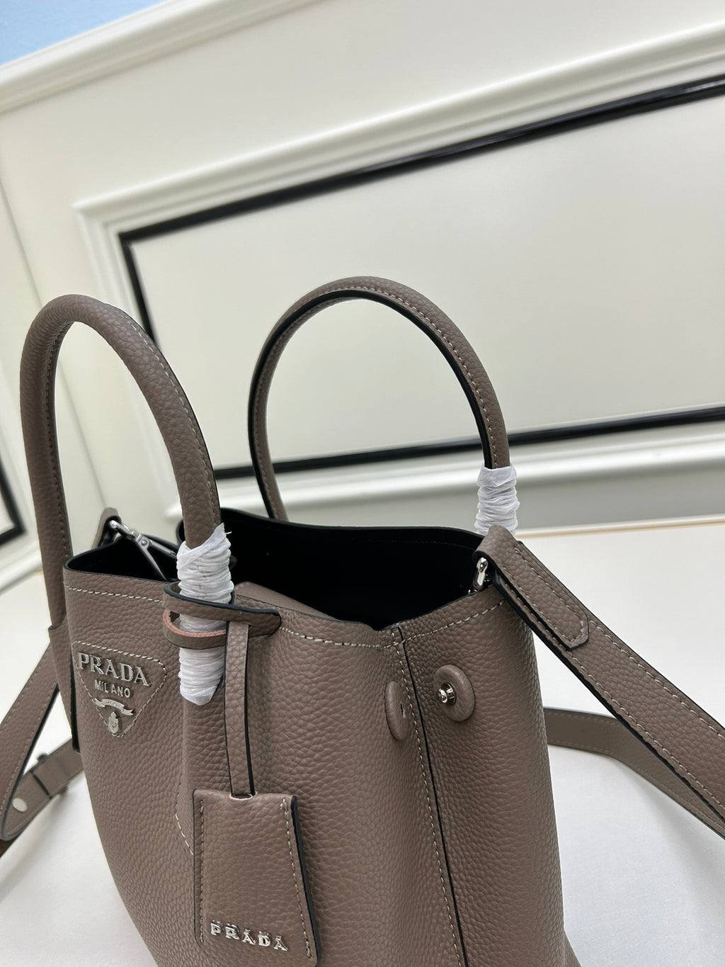 Prada Re-Edition 1995 Mini Bag – Authentic Saffiano Leather Luxury Handbag