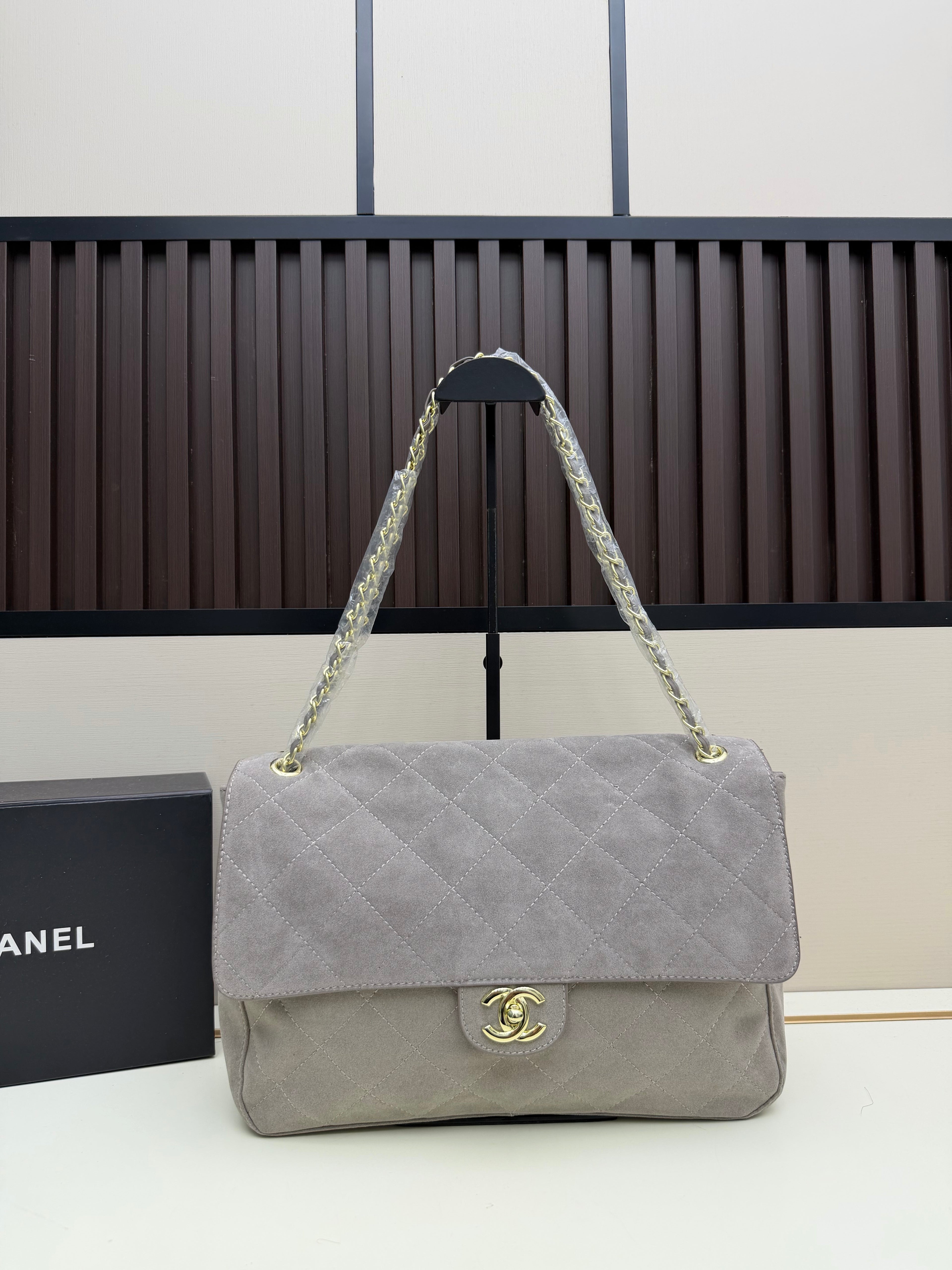 Chanel 2.55 Reissue Flap Bag – Quilted Leather Luxury Shoulder Bag