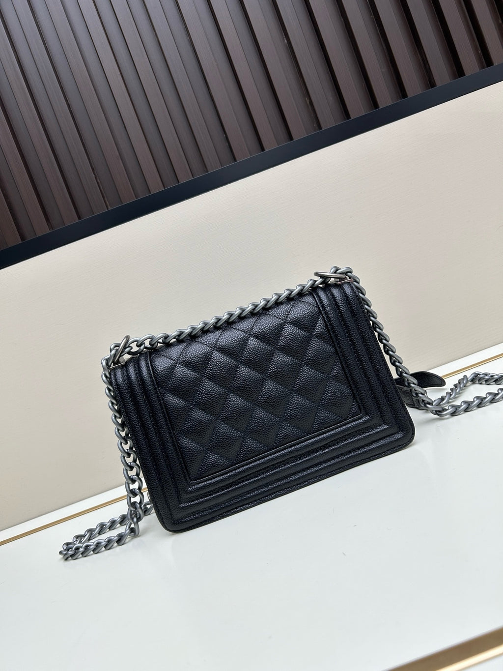 Chanel Boy Bag – Authentic Quilted Leather Luxury Shoulder & Crossbody Handbag