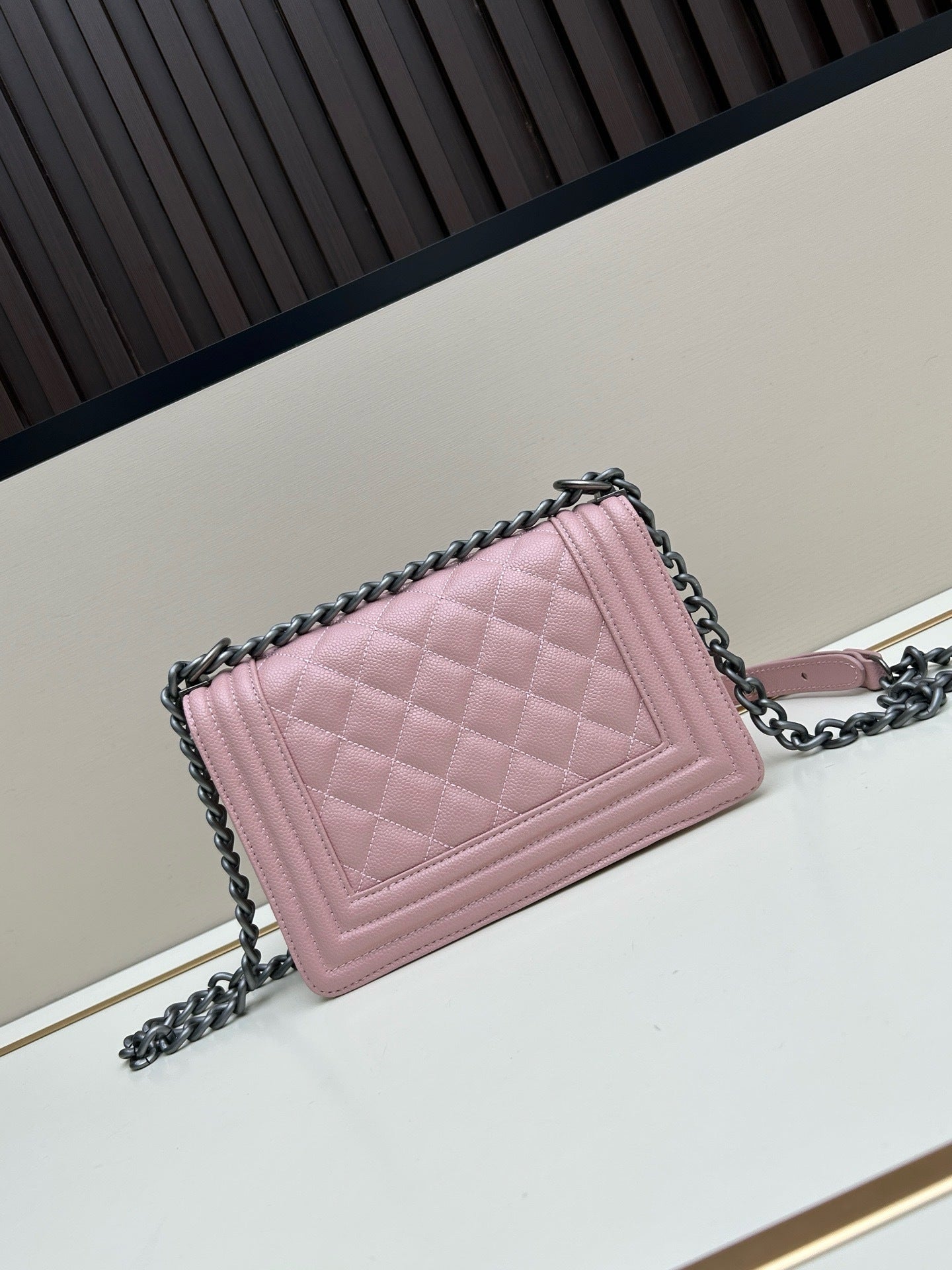 Chanel Boy Bag – Authentic Quilted Leather Luxury Shoulder & Crossbody Handbag