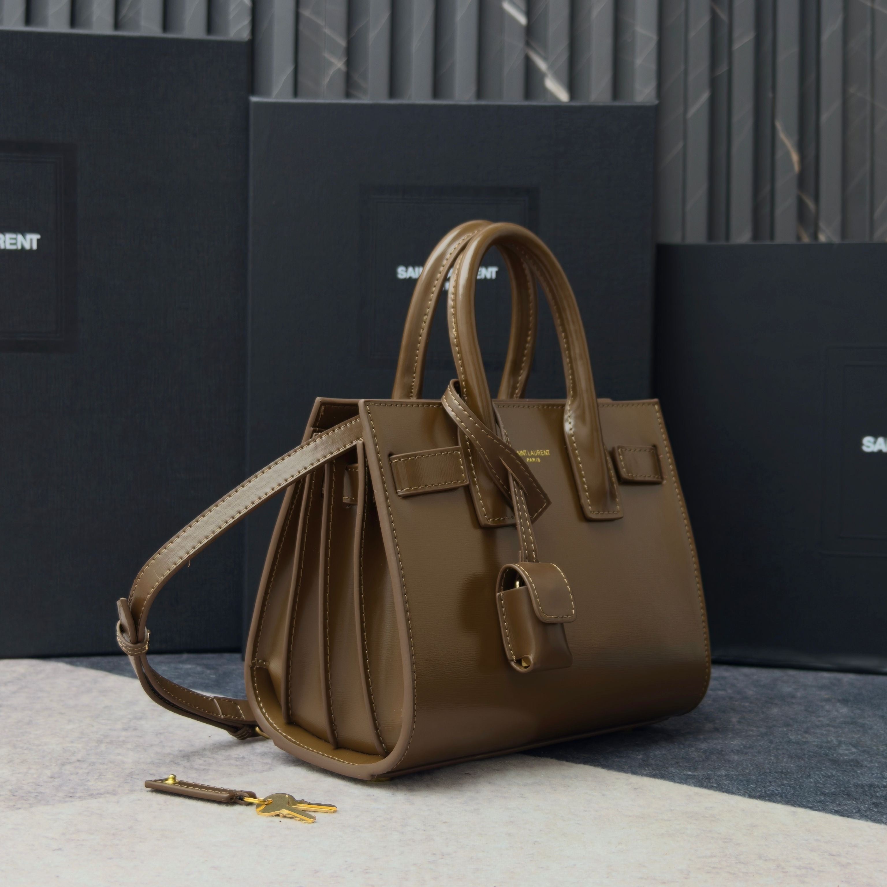 Saint Laurent Sac de Jour – Leather Top Handle Bag