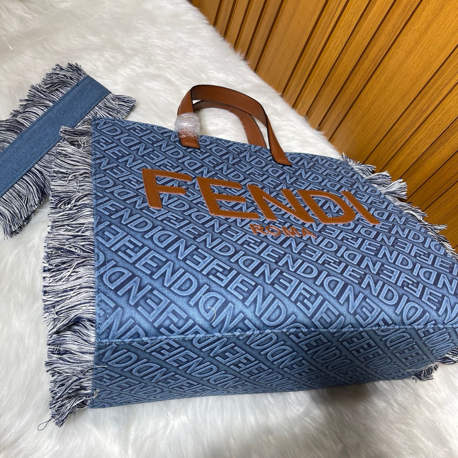 Fendi Sunshine Medium Tote
