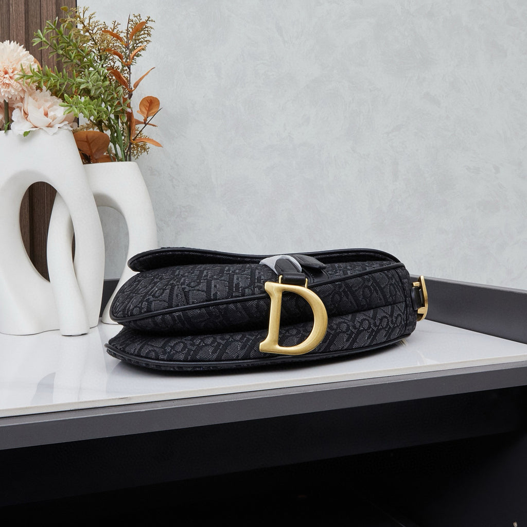 Dior Saddle Bag – Luxury Leather Shoulder & Crossbody Handbag