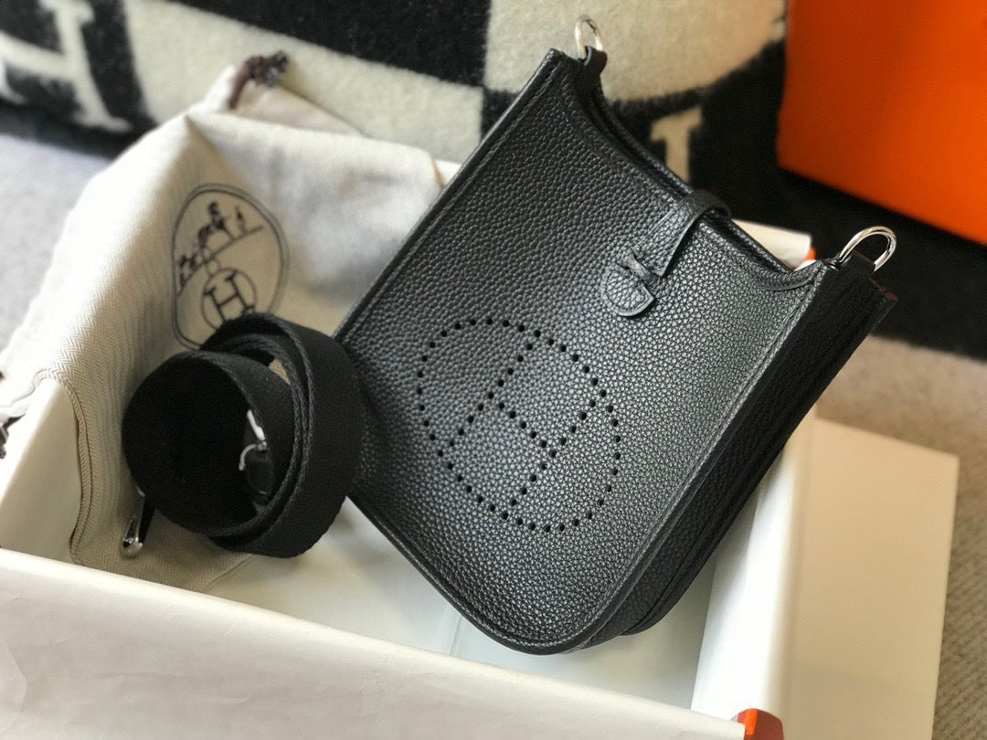 Hermès Evelyne Bag – Luxury Leather Crossbody Bag