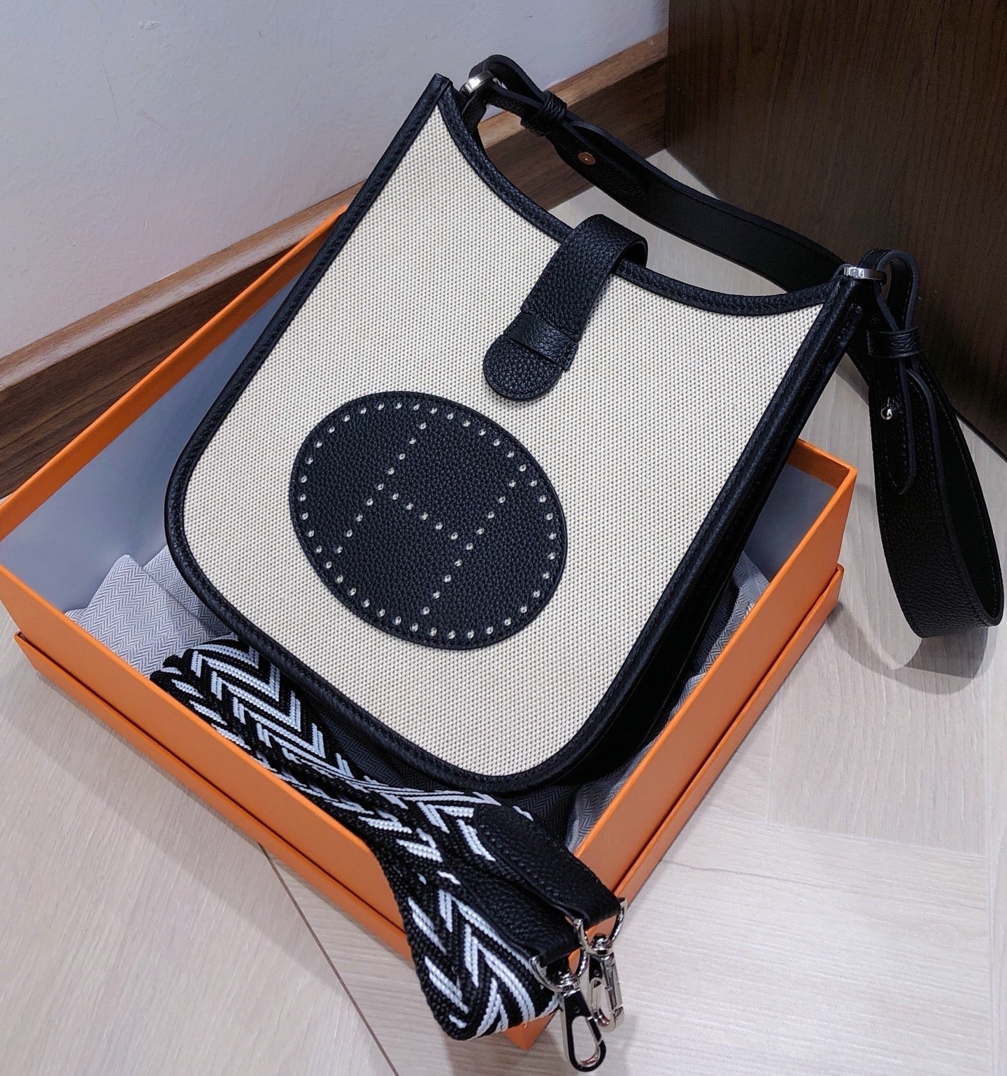 Hermès Evelyne Bag – Luxury Leather Crossbody Bag