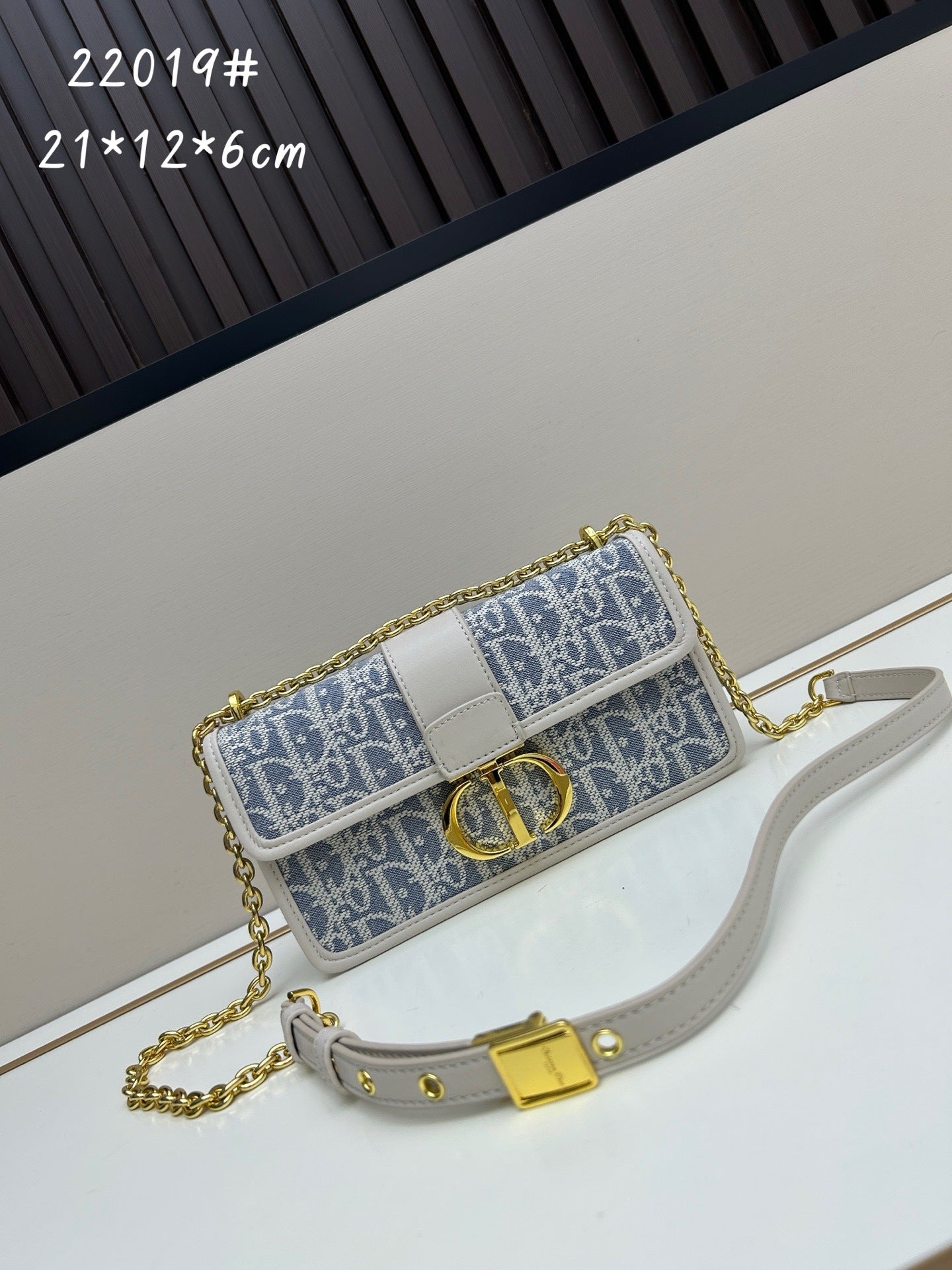 Dior 30 Montaigne Bag – Authentic Luxury Leather Shoulder Bag