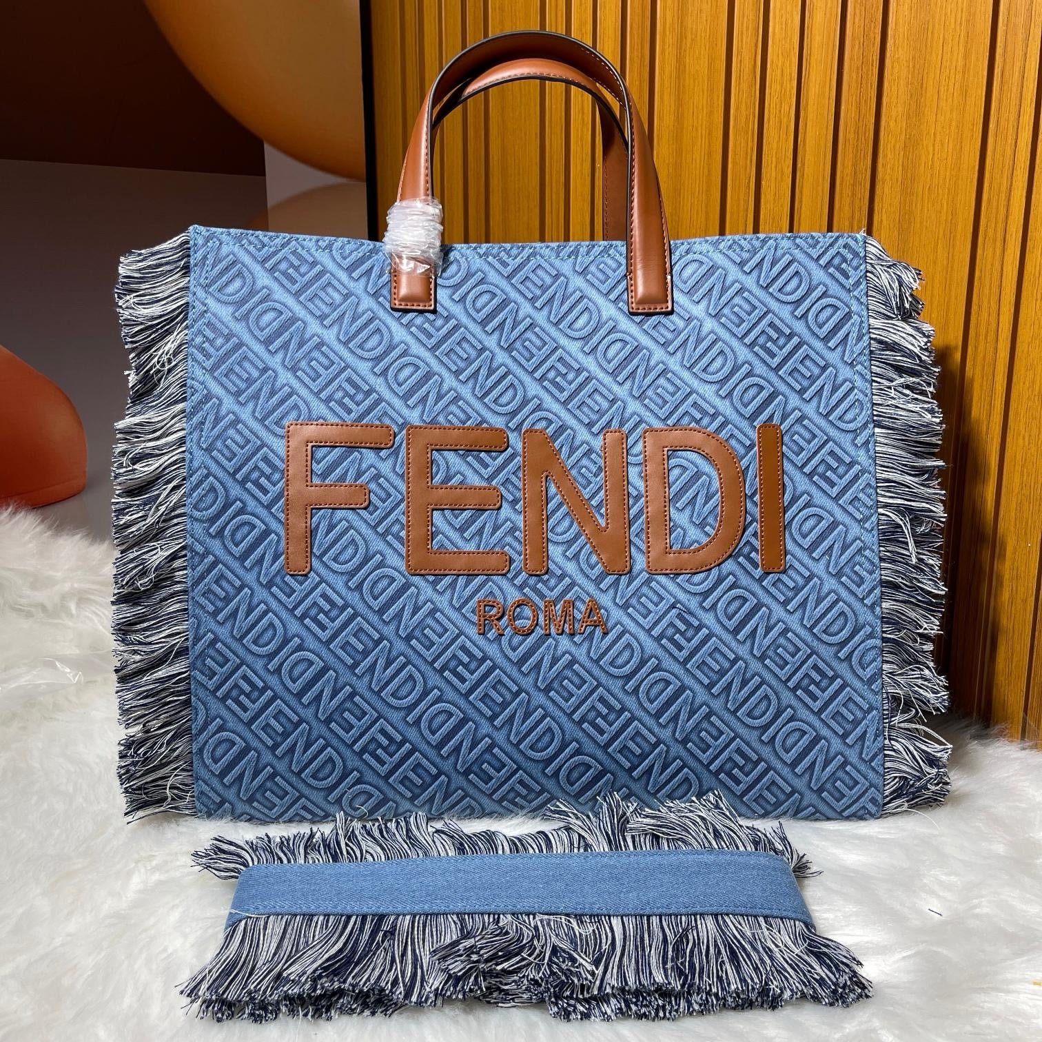 Fendi Sunshine Medium Tote