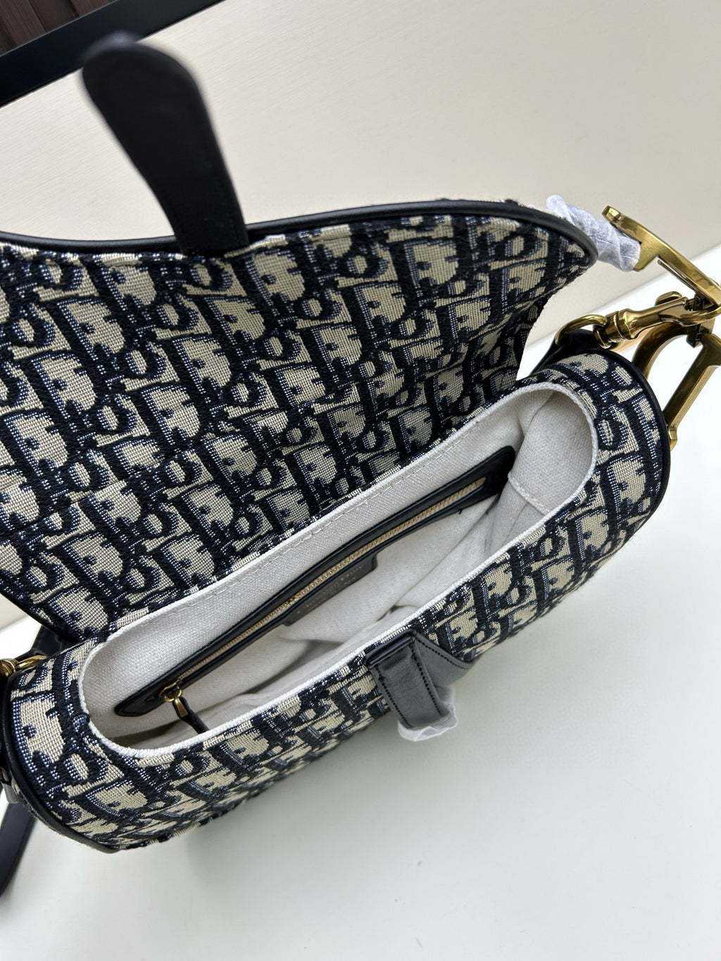 Dior Saddle Bag – Luxury Leather Shoulder & Crossbody Handbag