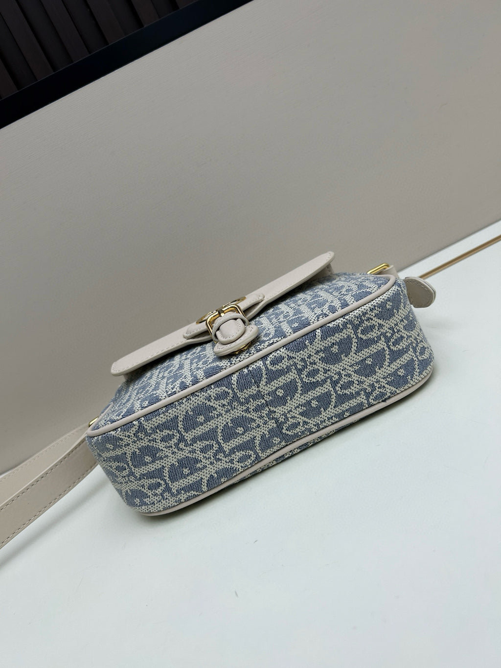 Dior 30 Montaigne Bag – Authentic Luxury Leather Shoulder Bag