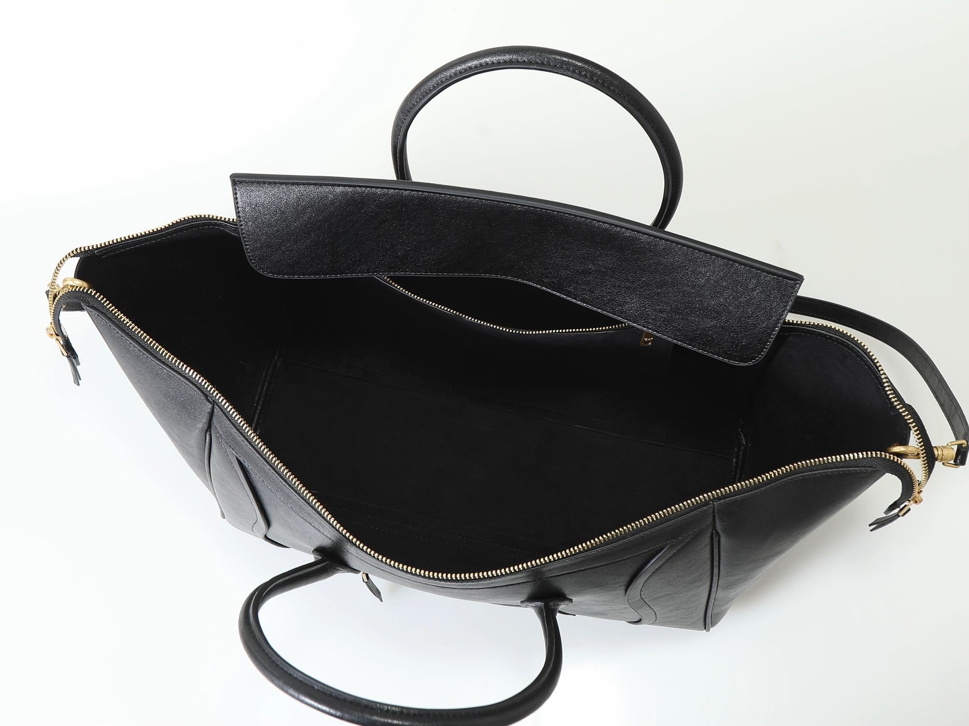 Celine Luggage Tote – Luxury Leather Designer Handbag