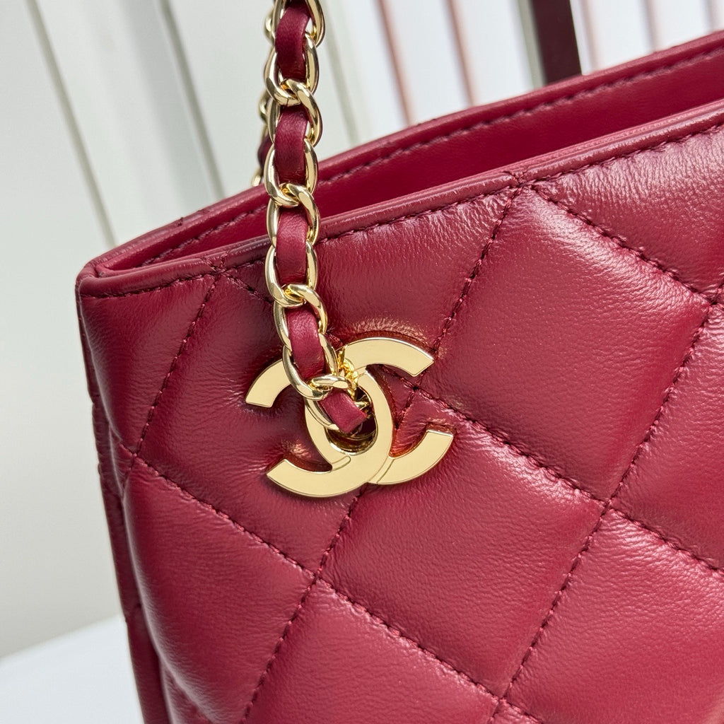 Chanel Gabrielle Hobo Bag – Quilted Leather Luxury Shoulder & Crossbody Handbag