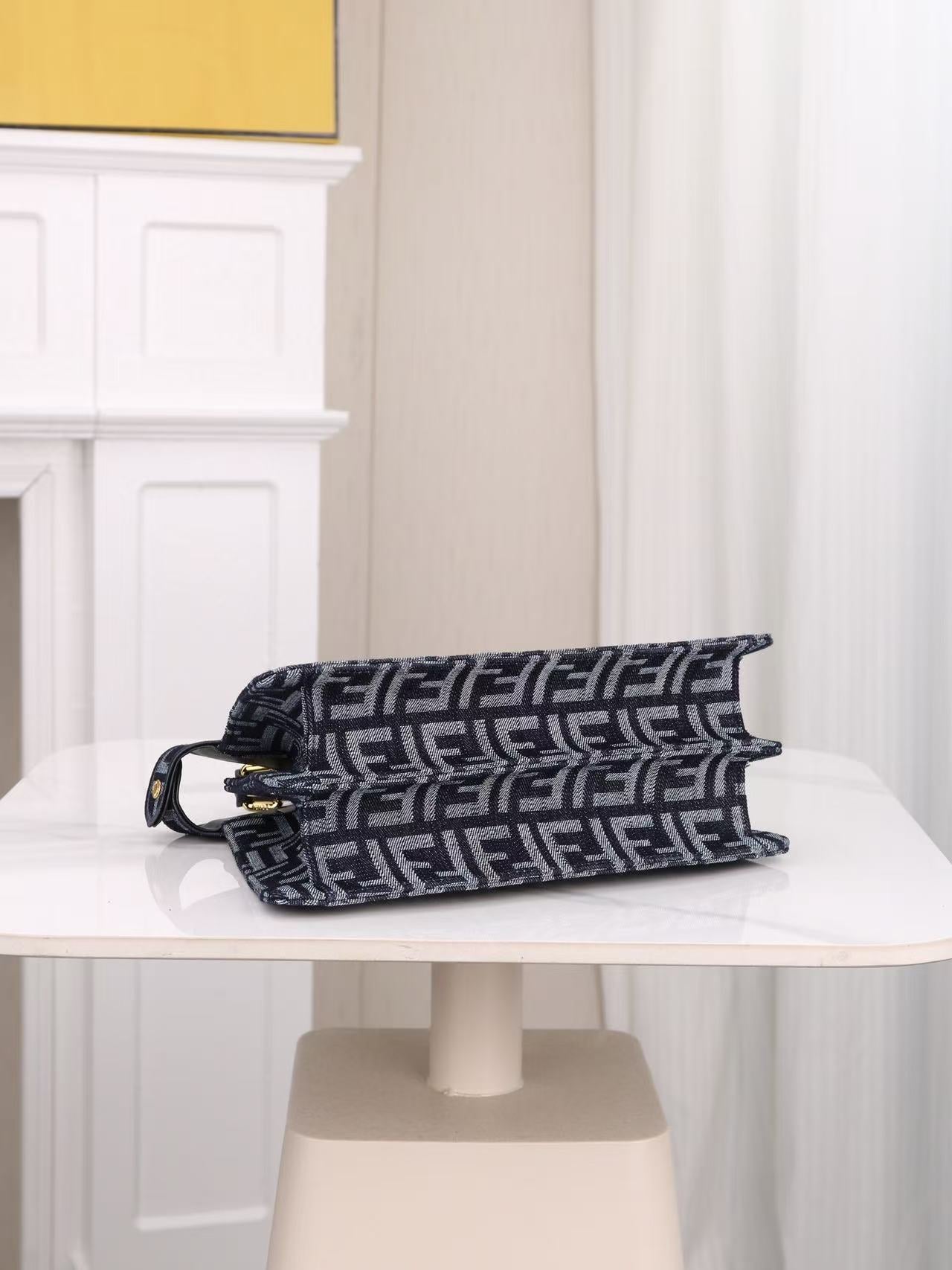 Fendi Peekaboo ISeeU Medium Bag