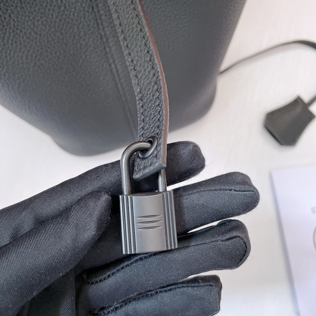 Hermès Picotin Lock Bag – Luxury Leather Bucket Bag