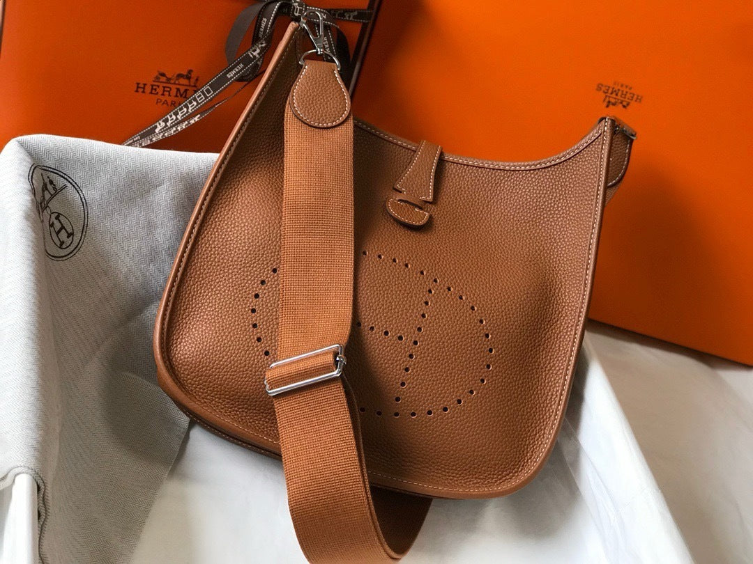 Hermès Evelyne Bag – Luxury Leather Crossbody Bag