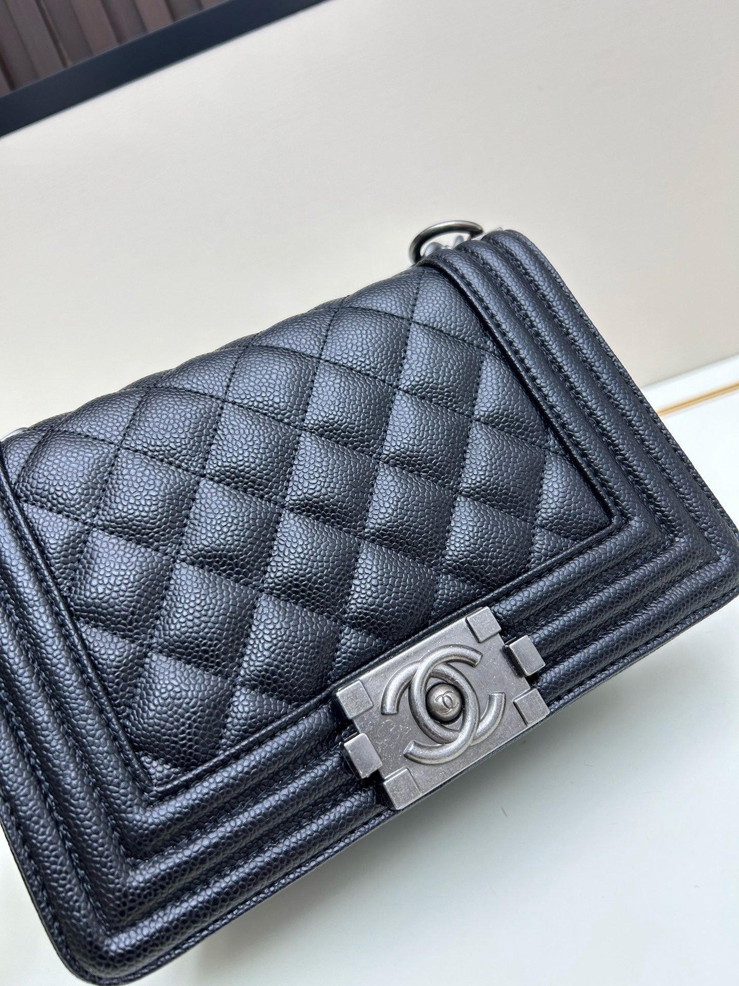 Chanel Boy Bag – Authentic Quilted Leather Luxury Shoulder & Crossbody Handbag
