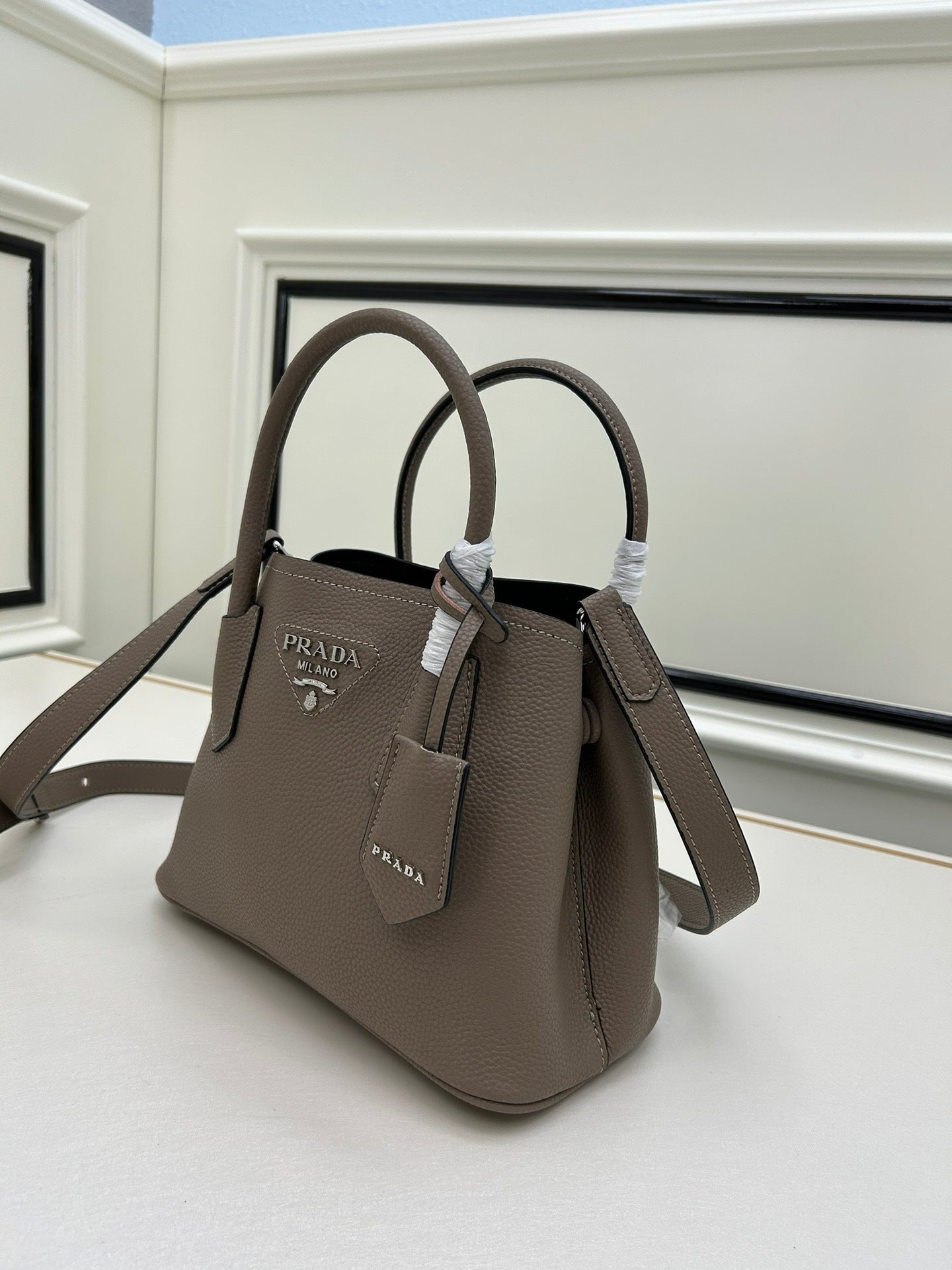 Prada Re-Edition 1995 Mini Bag – Authentic Saffiano Leather Luxury Handbag