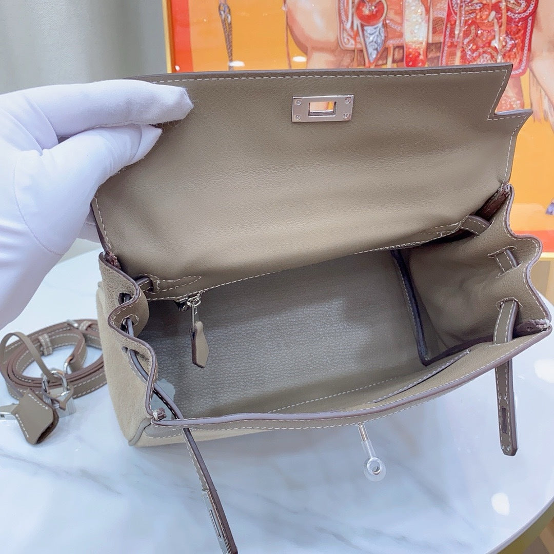 Hermès Kelly Bag – Authentic Luxury Leather Top Handle Handbag