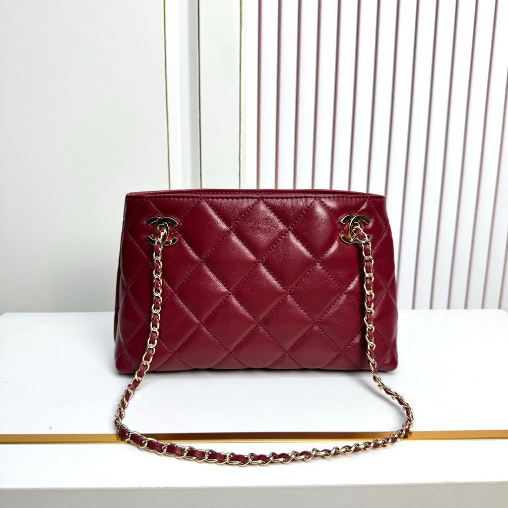 Chanel Gabrielle Hobo Bag – Quilted Leather Luxury Shoulder & Crossbody Handbag