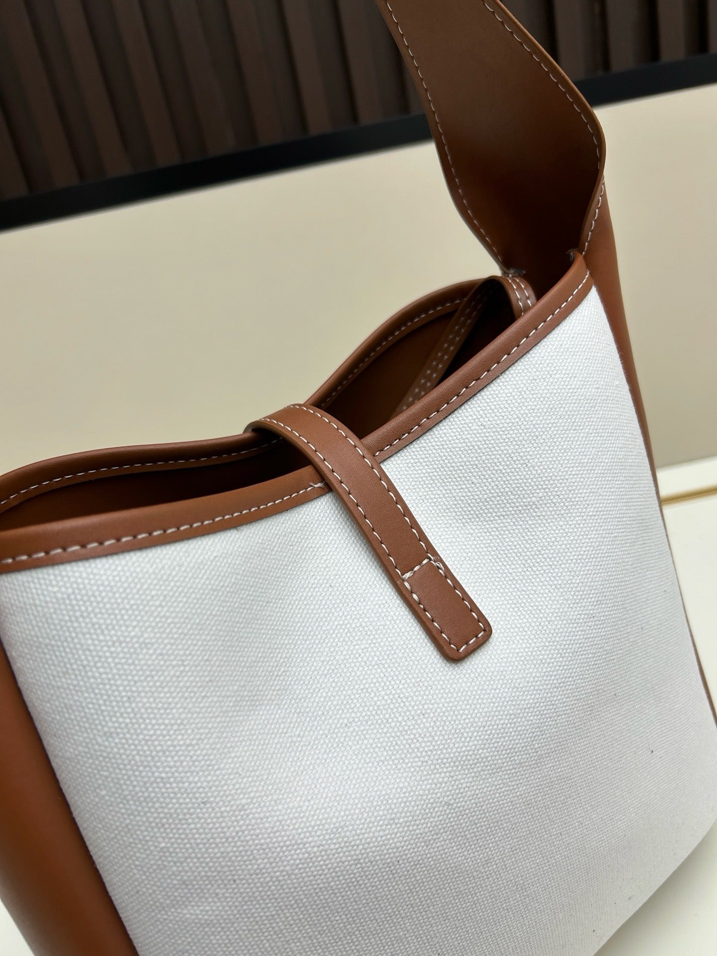 Saint Laurent Le 5 à 7 Bag – Luxury Leather Shoulder Bag