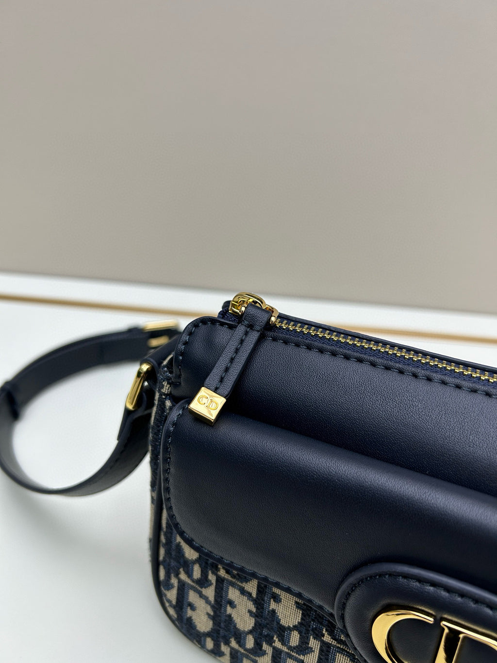 Dior 30 Montaigne Bag – Authentic Luxury Leather Shoulder Bag