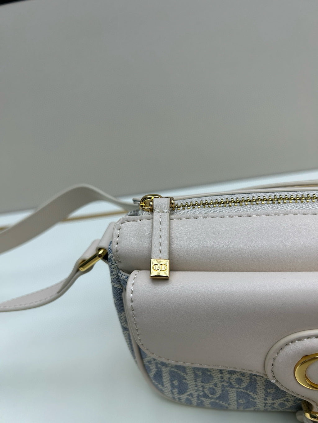 Dior 30 Montaigne Bag – Authentic Luxury Leather Shoulder Bag